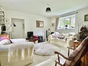 Lounge- click for photo gallery
